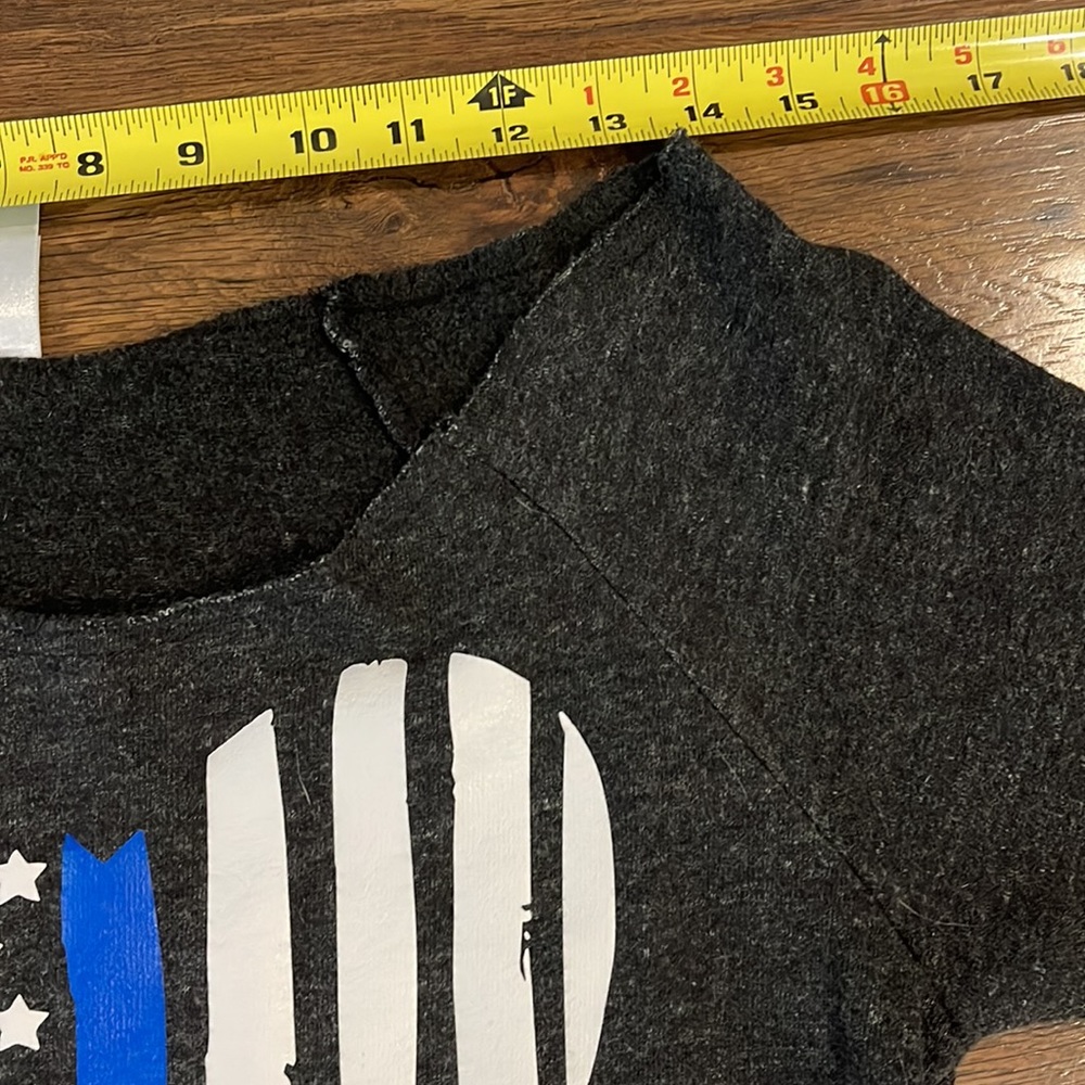 Police Thin Blue Line Heart Flag Pullover Sweatshirt Womens Small - Picture 9 of 9